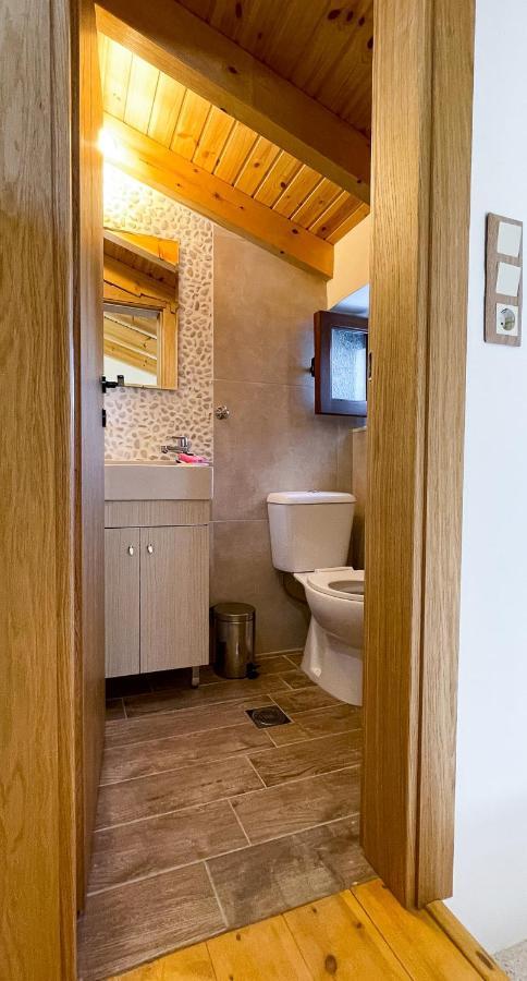 Captain'S Memories Stylish Harbour Apartments Chalki Town エクステリア 写真
