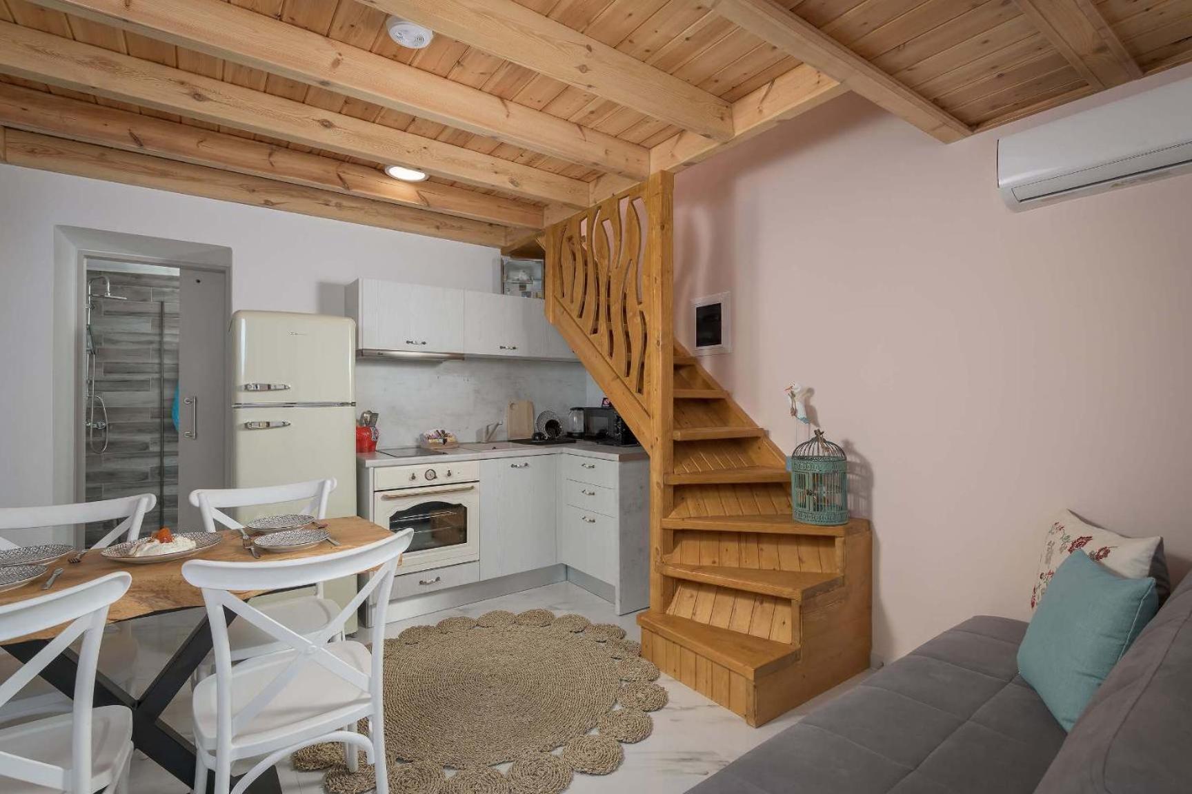 Captain'S Memories Stylish Harbour Apartments Chalki Town エクステリア 写真
